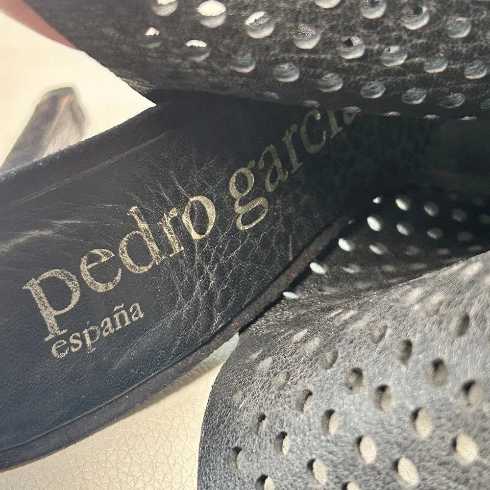 Pedro Garcia Sofia Black Suede Leather Peep Toe Heels Slingback‎ Perforated Sz 9